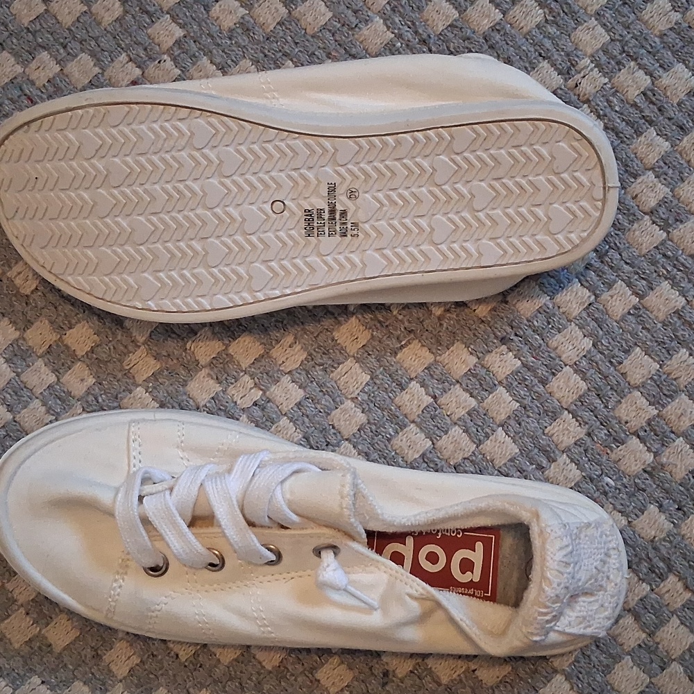 Pop Classic White Lace-Up Sneakers - Picture 2 of 4